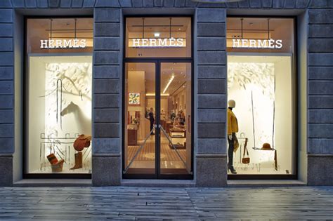 hermes via montenapoleone 12|Hermes Stores Milan .